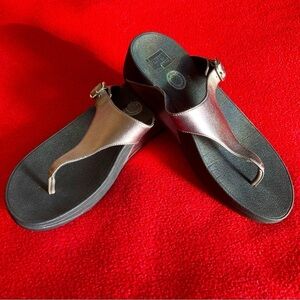 FITFLOP Sz 9  Sarna Slip On Flip Flop Style Toe Post Thong Slides Sandals Pewter